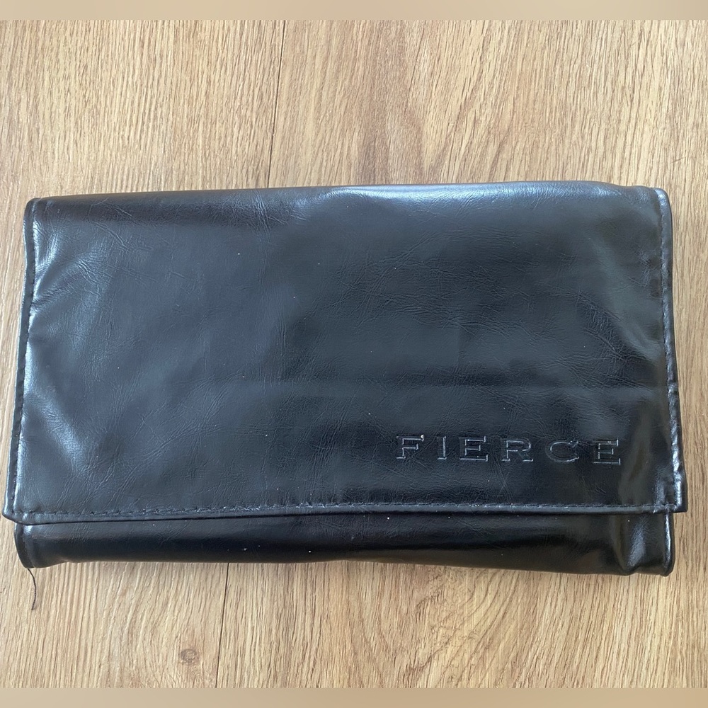 Makeup broches set New!